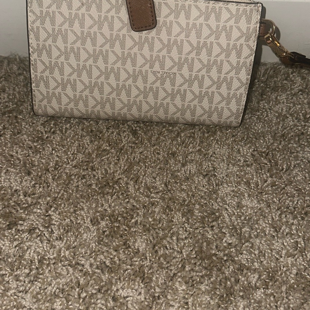 Michael Kors Cream Wristlet - Picture 3 of 5